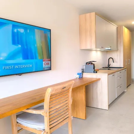 Lojena Studio Apartment *