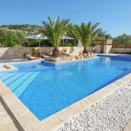 Daire Lojena - New Exeptional For 2 *